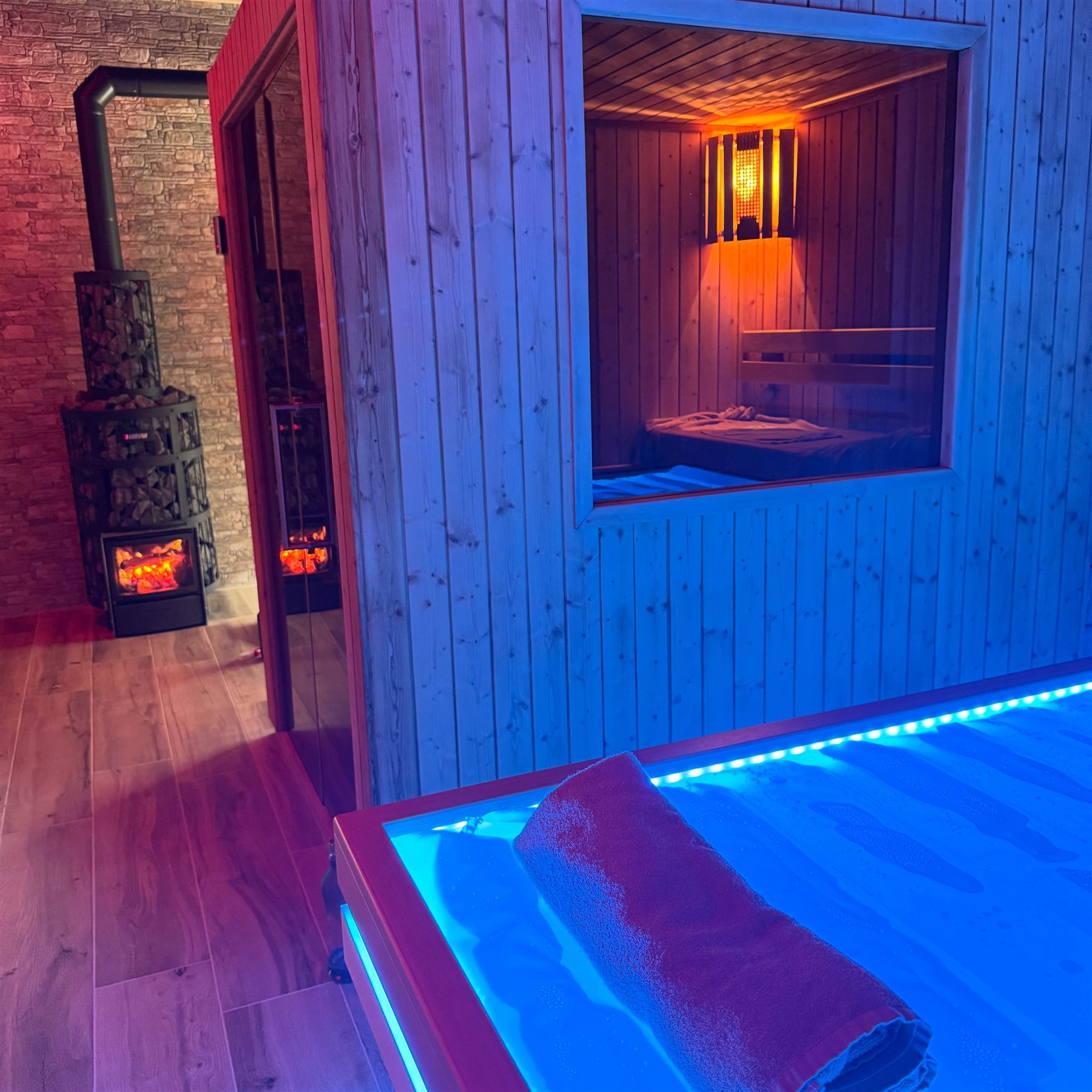 Sauna finlandese e lettino ad acqua dello Studio 2
